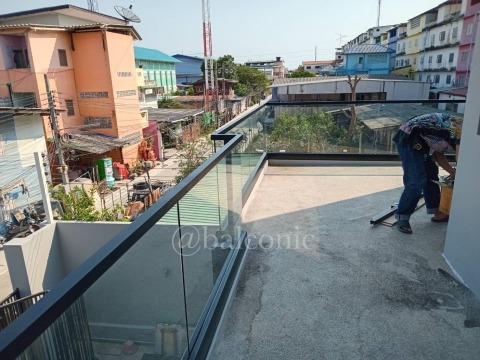 รับเหมาติดตั้งระเบียงกระจก รับเหมาติดตั้งระเบียงกระจก